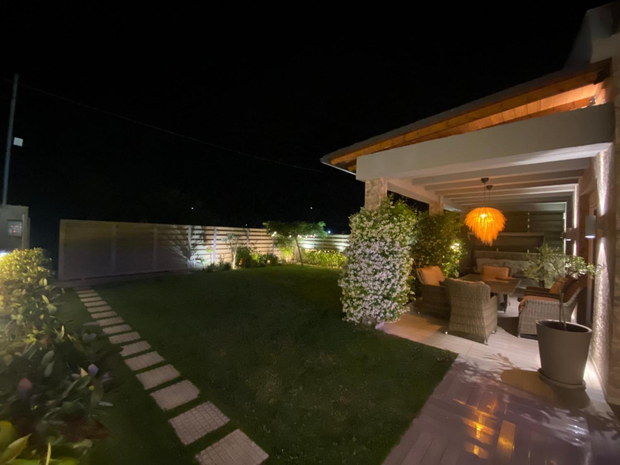 Villa Eli - Luxury Nature Getaway - Strategically Located For Beach Exploration - Onsite Power For Electric Vehicle Fourka Esterno foto